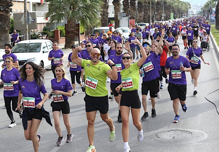 Karşıyaka Belediyesi 50 bin kişiye spor yaptırdı