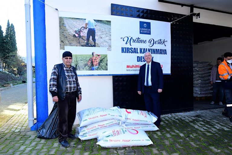 Karabağlar Belediyesi’nden üreticiye kesintisiz destek