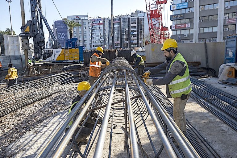 Başkan Batur’dan yeni bina alanında inceleme