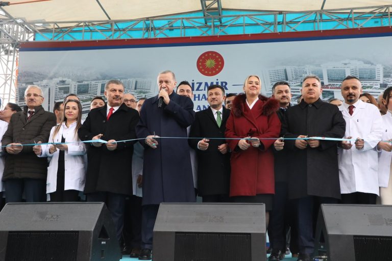 İzmir Bayraklı Şehir Hastanesi açıldı