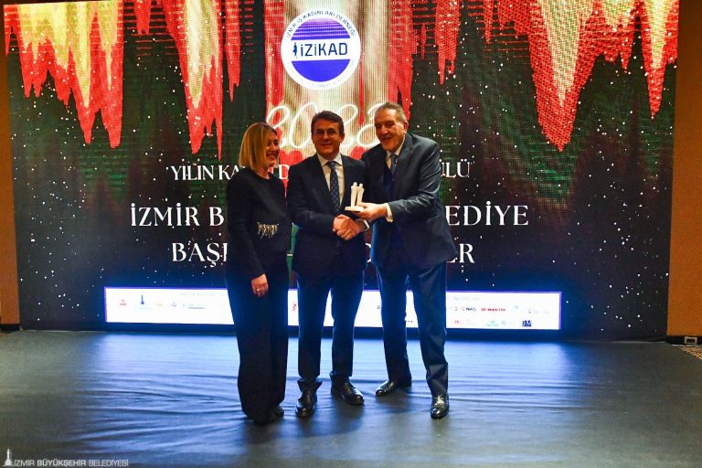 İzmir’e ‘Kadın Dostu Kent’ ödülü