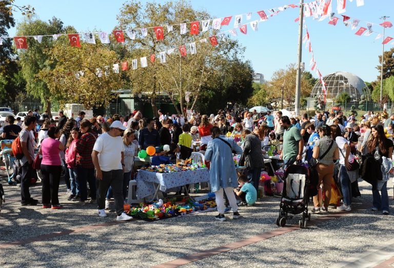 Karşıyaka’da Sevgililer Günü Pazarı kuruluyor