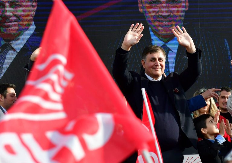 Bayındır, Çiğli ve Karabağlar’da Tugay’a coşkulu karşılama