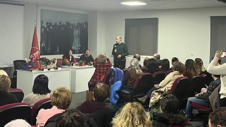 Karşıyaka Belediyesi’nden otizm farkındalığına anlamlı destek