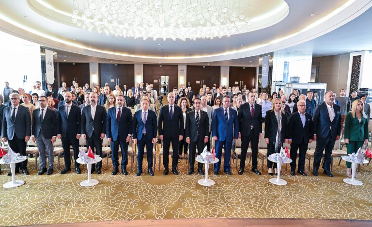 Türkiye’nin sağlık turizmindeki potansiyeli Antalya’da masaya yatırıldı