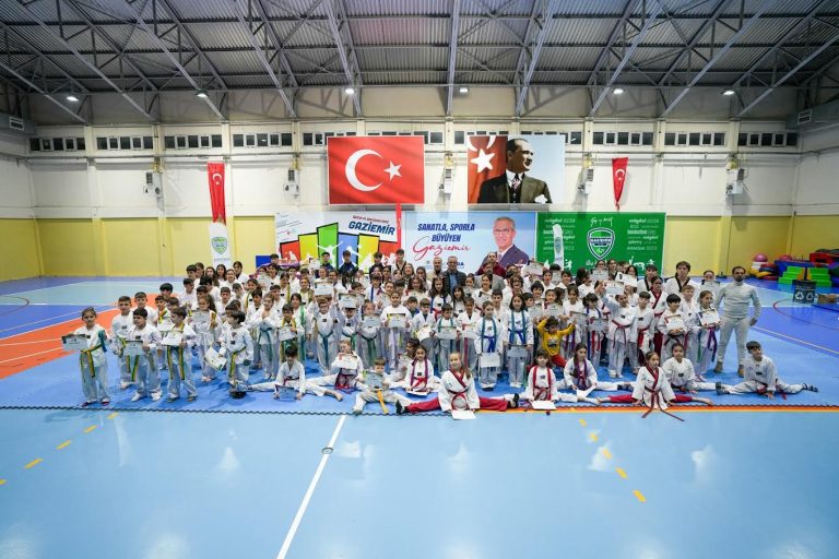 Gaziemir’in taekwondocularından kuşak mücadelesi