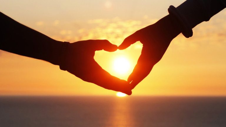 Duygusal şiddetin farklı bir türü: Love bombing