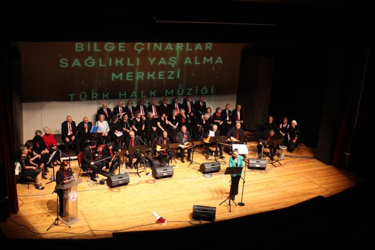 Karşıyakalı Bilge Çınarlar’dan Anadolu Türküleri Konseri