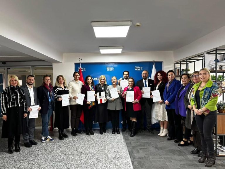 “Kadın adaylarımızla İzmir’de fark yaratıyoruz”