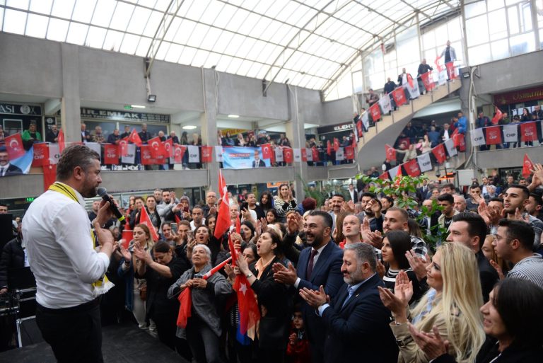 CHP Buca’da üçüncü Seçim Noktası İzkent’te açıldı