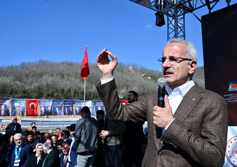 “Çekmeköy’e ulaşımı 16 dakikadan 1 dakikaya indirdik”