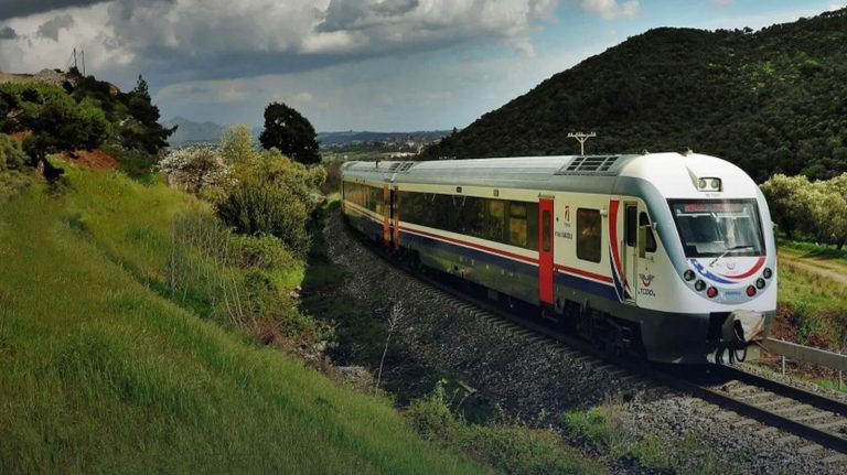 Ankara-Elmadağ Bölgesel Treni yola çıkıyor