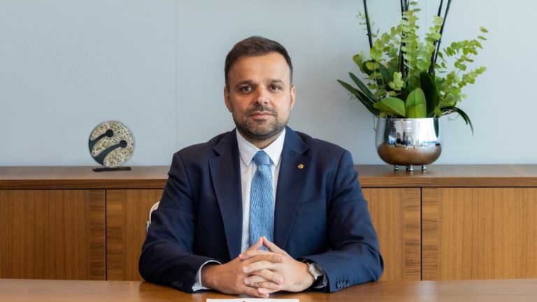 Turkcell’in net kârı, 2023’te %82,5 artışla 12,6 milyar TL oldu