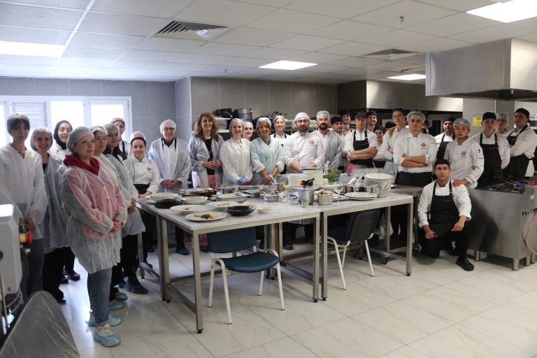 İzmir’de ‘Gastronomi ve Tasarım Sempozyumu’ yapıldı