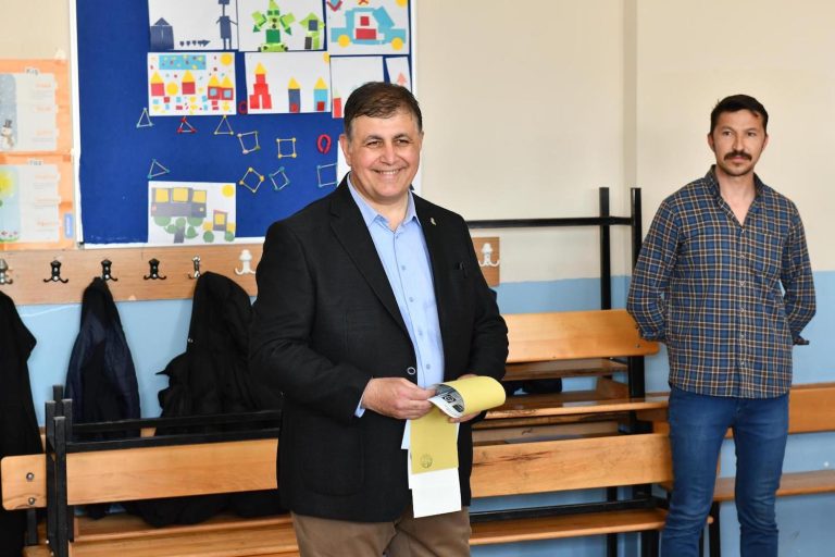 “Seçimlerin güzel günlerin başlangıcı olmasını diliyorum”
