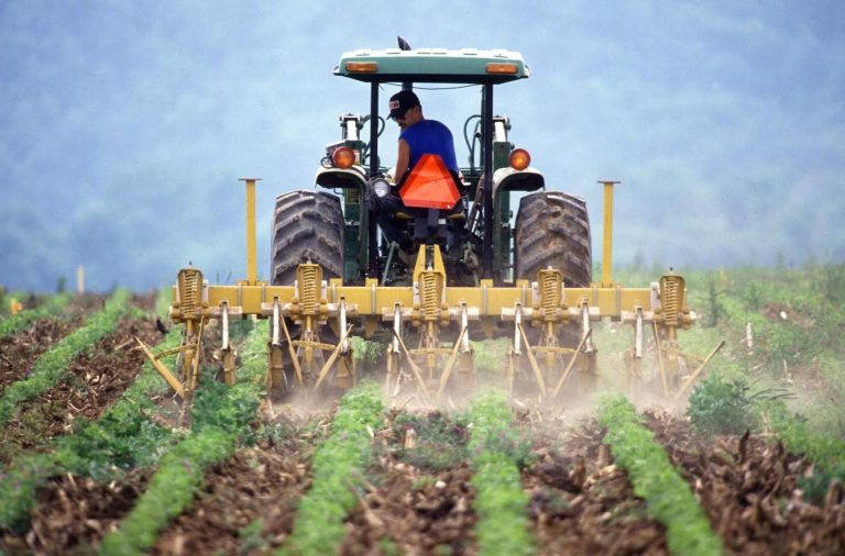 Tarım makinelerinde ‘küçükler’ rekabeti verimsizleştiriyor