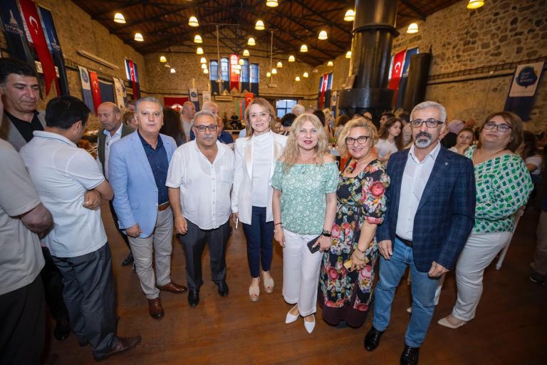 Azerbaycan Kadınları baharı Başkan Mutlu’yla karşıladı