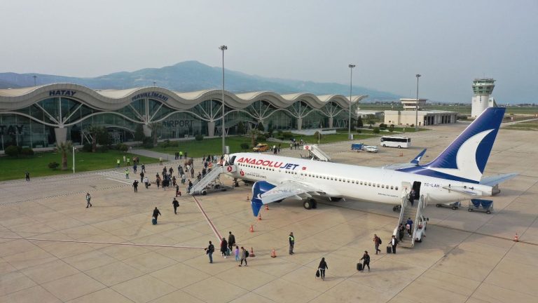 Hatay Havalimanı’nda uçuşlar yeniden başladı