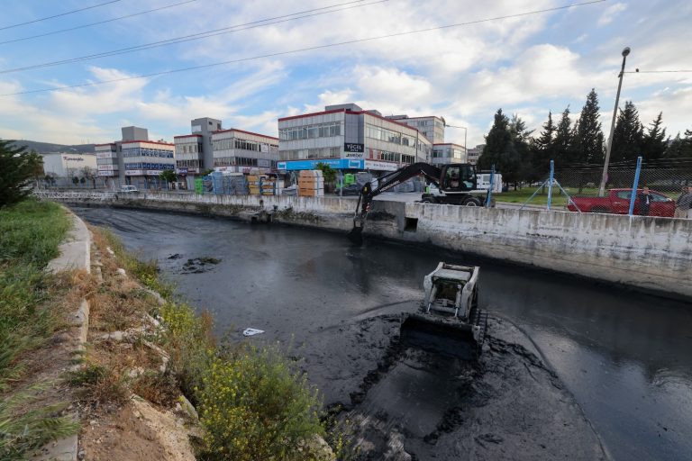 İZSU’dan derelerde derin temizlik