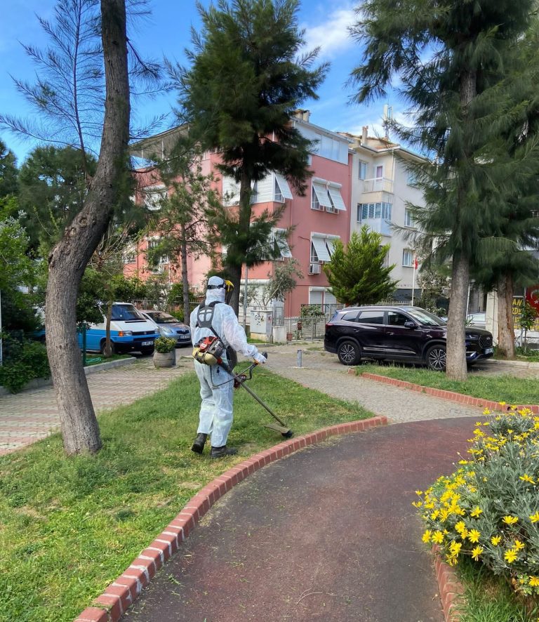 Konak’ın parkları bayramda çiçek açtı