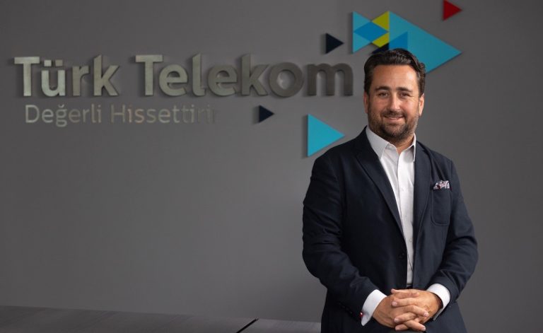 Deprem bölgesindeki öğrencilere eğitim ve teknoloji desteği büyüyor