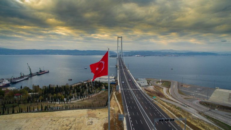 Osmangazi Köprüsü’nde rekor: 117 bin 537 araç geçti