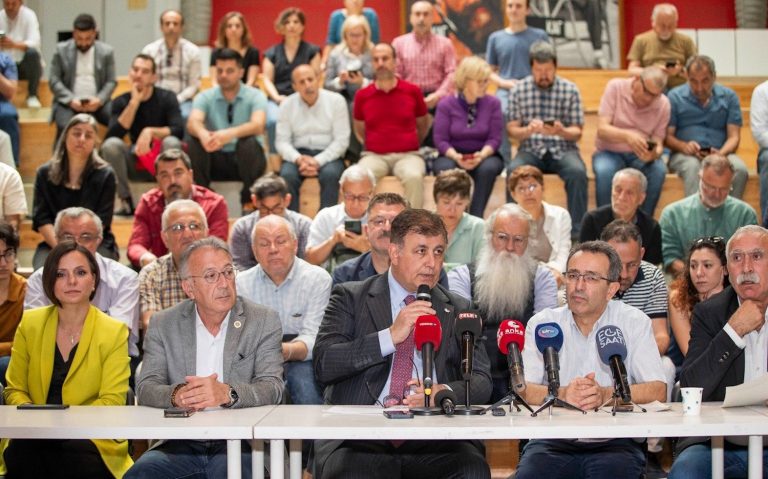 “Aliağa’da kontrolsüz gemi sökümüne izin verilemez”