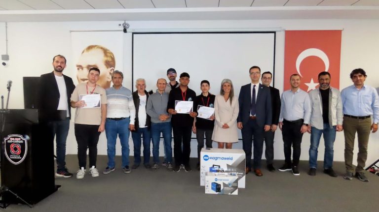 Öğrenciler en iyi kaynak için yarıştı