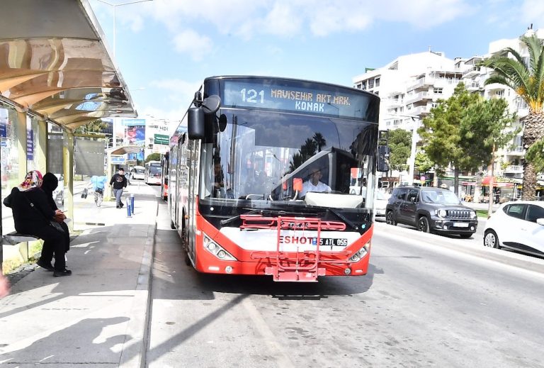Başkan Tugay’a ‘otobüs hattı’ teşekkürü