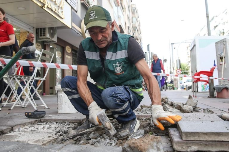 Konak’ta kaldırımlar mercek altında