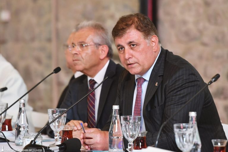 “Birbiri ile yarışan değil, birbirine destek olan kentleri hayata geçireceğiz”