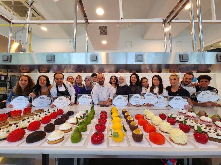  Türk ve dünya mutfağının en güzel tatları Karşıyaka’da buluştu