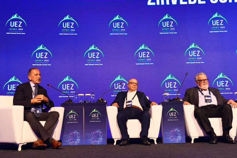 Ünlü akademisyenler UEZ Sapanca 2024’te felsefe ve modern bilimi ele aldı  