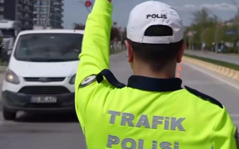 Bayram tatilinin ilk 6 gününde yollarda 48 kişi hayatını kaybetti