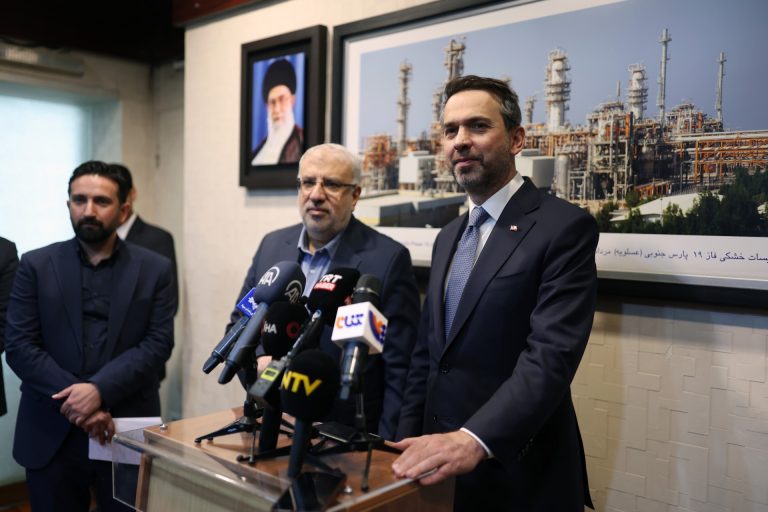 Bakan Bayraktar: Doğal gaz tedarik anlaşmamızı daha ileri götüreceğiz