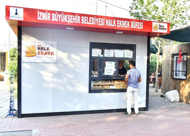 Başkan Tugay sözünü tuttu: Halk Ekmek 5 TL’ye düştü