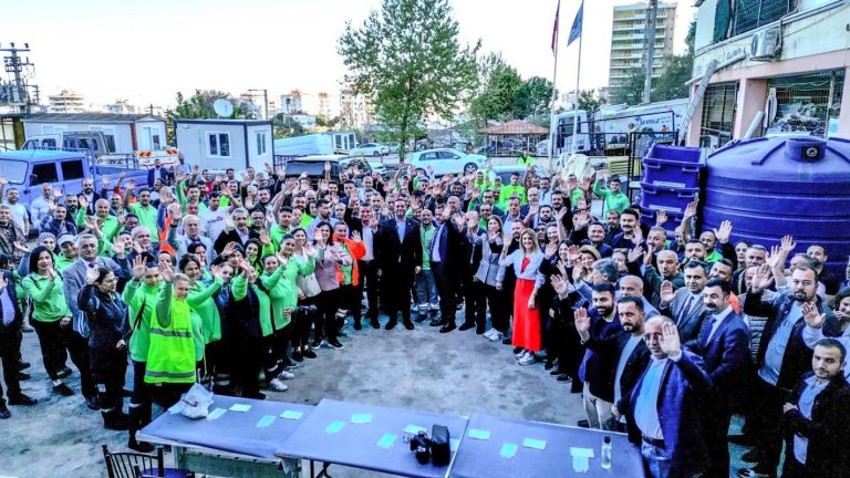 Başkan Uzun belediye personeli ile bayramlaştı