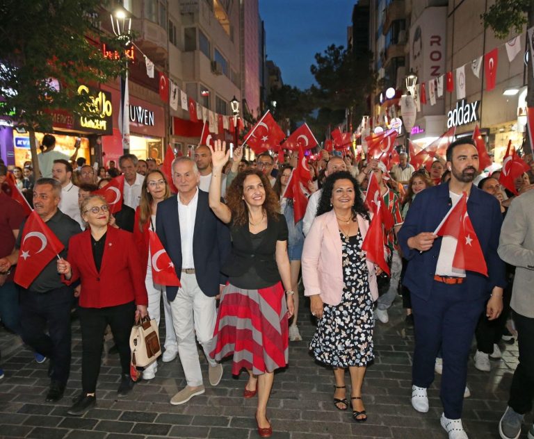 Karşıyaka’da 19 Mayıs’a muhteşem kutlama!