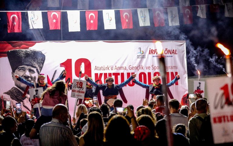 Bayraklı’da 19 Mayıs coşkusu yaşandı!