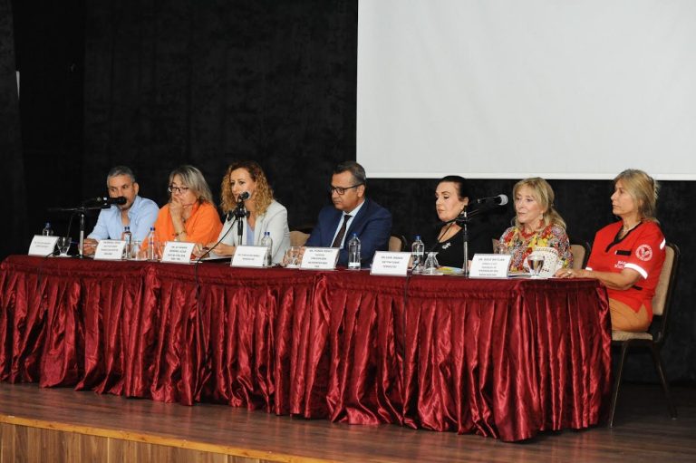 Hayvan hakları savunucuları Karşıyaka’da buluştu