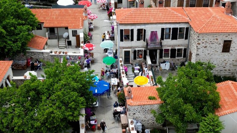 Narlıdere, baharı Yukarıköy’de karşıladı