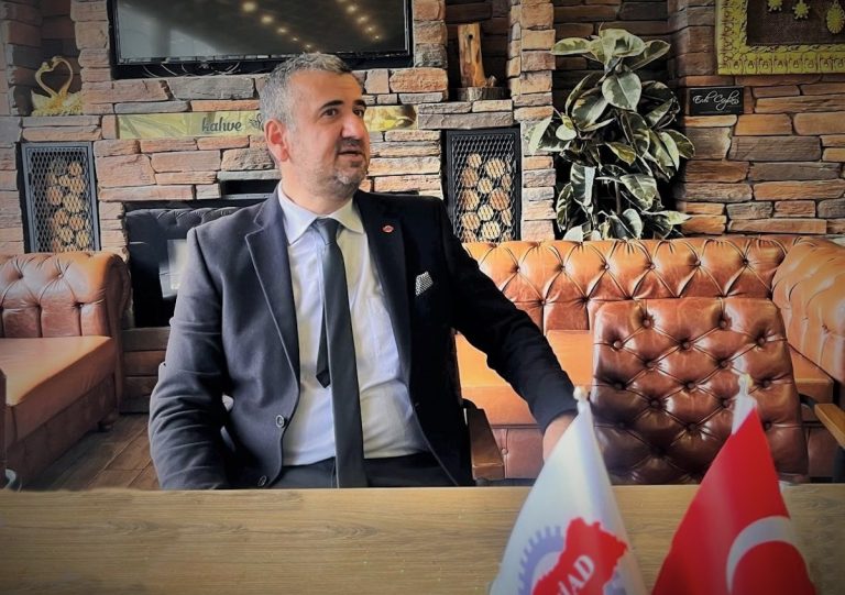 ANASİAD: Hep birlikte ekonomiye odaklanmalıyız