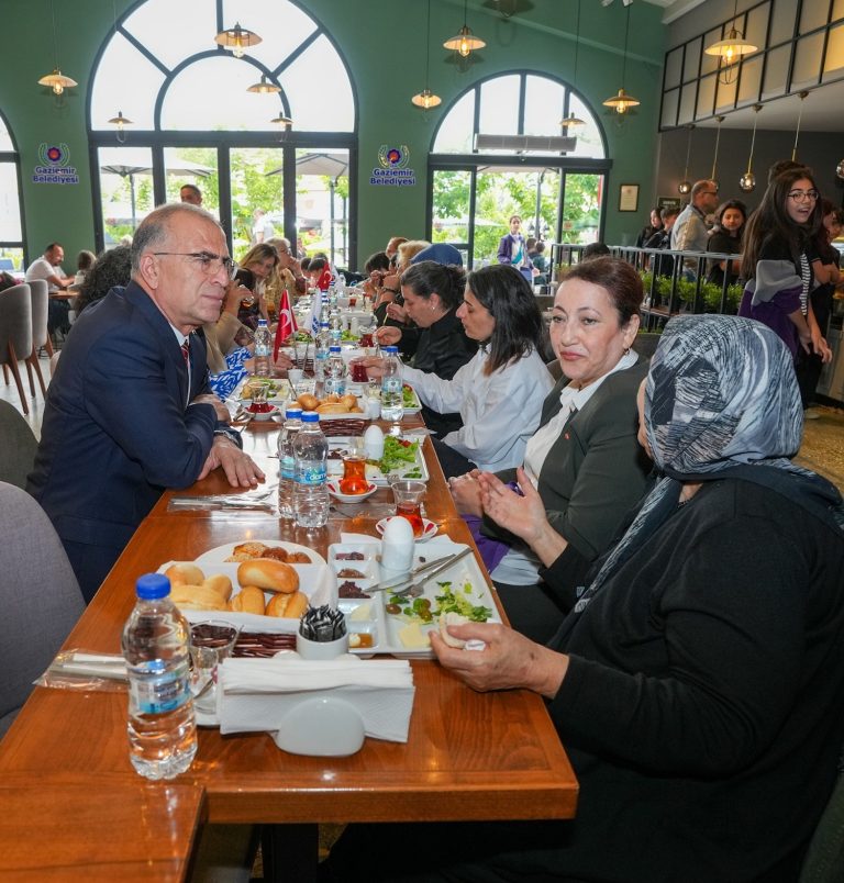 Başkan Işık, şehit anneleri ve şehit eşleriyle bir araya geldi