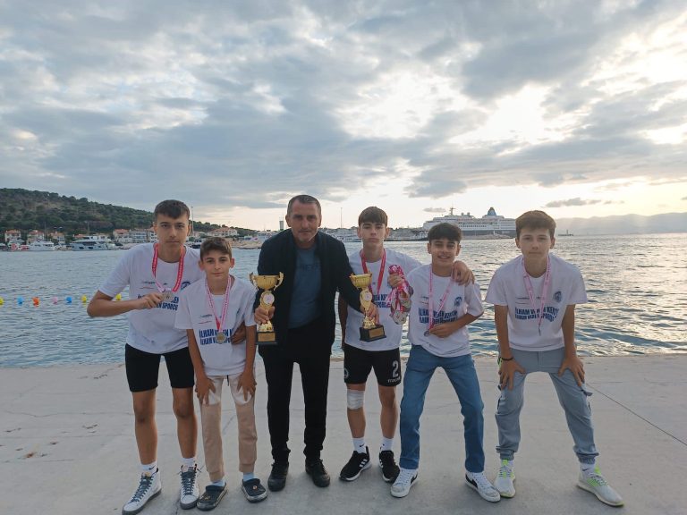 Efes Selçuklu sporculardan büyük başarı
