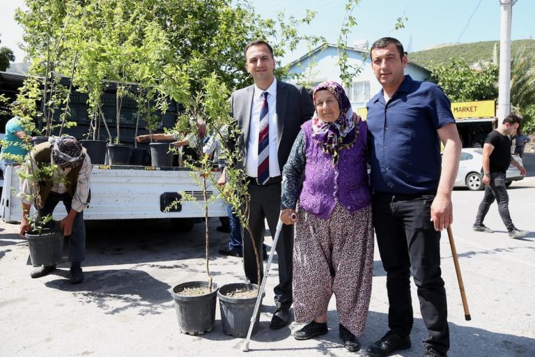 Bornova’dan üreticiye ‘bilinçli tarım’ eğitimi