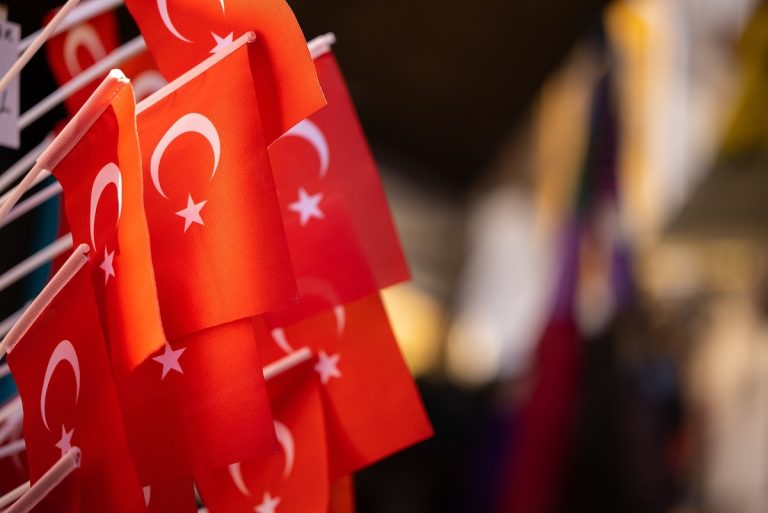 Güçlü Türkiye’nin geleceği gençlerin elinde