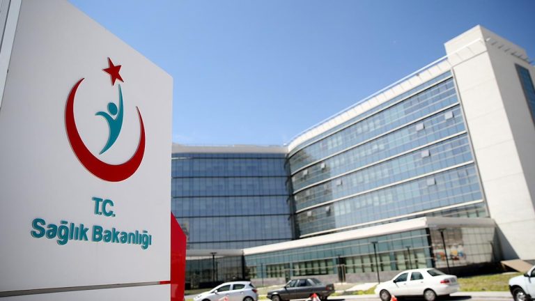 Sağlık Bakanlığı’ndan estetik uygulamalara müdahale