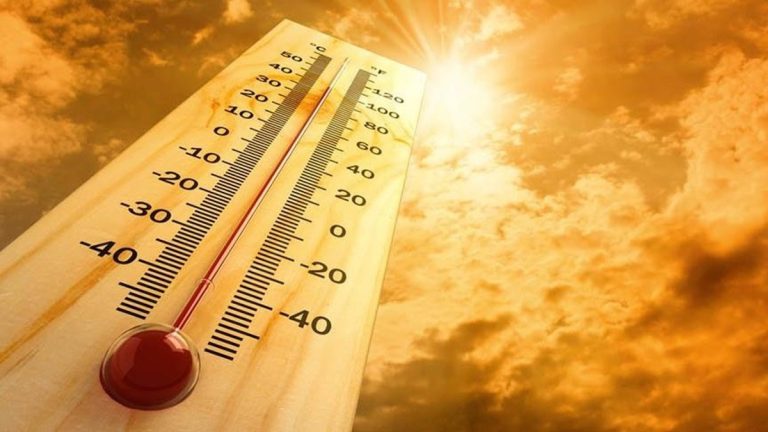 İzmir’de yaz devam ediyor