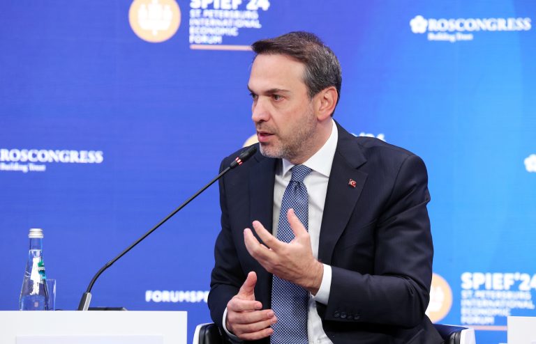 “Elektrik ve doğal gaza yıl sonuna kadar zam yapılmayacak”