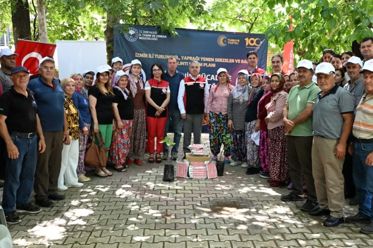 “İzmir’de üzümde ilaç kalıntısına geçit vermeyeceğiz”